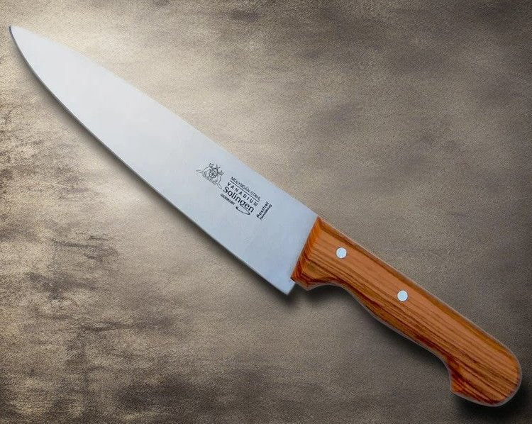 Messer mit Klingen aus Sohlingen und handgefertigtem Olivenholzgriff